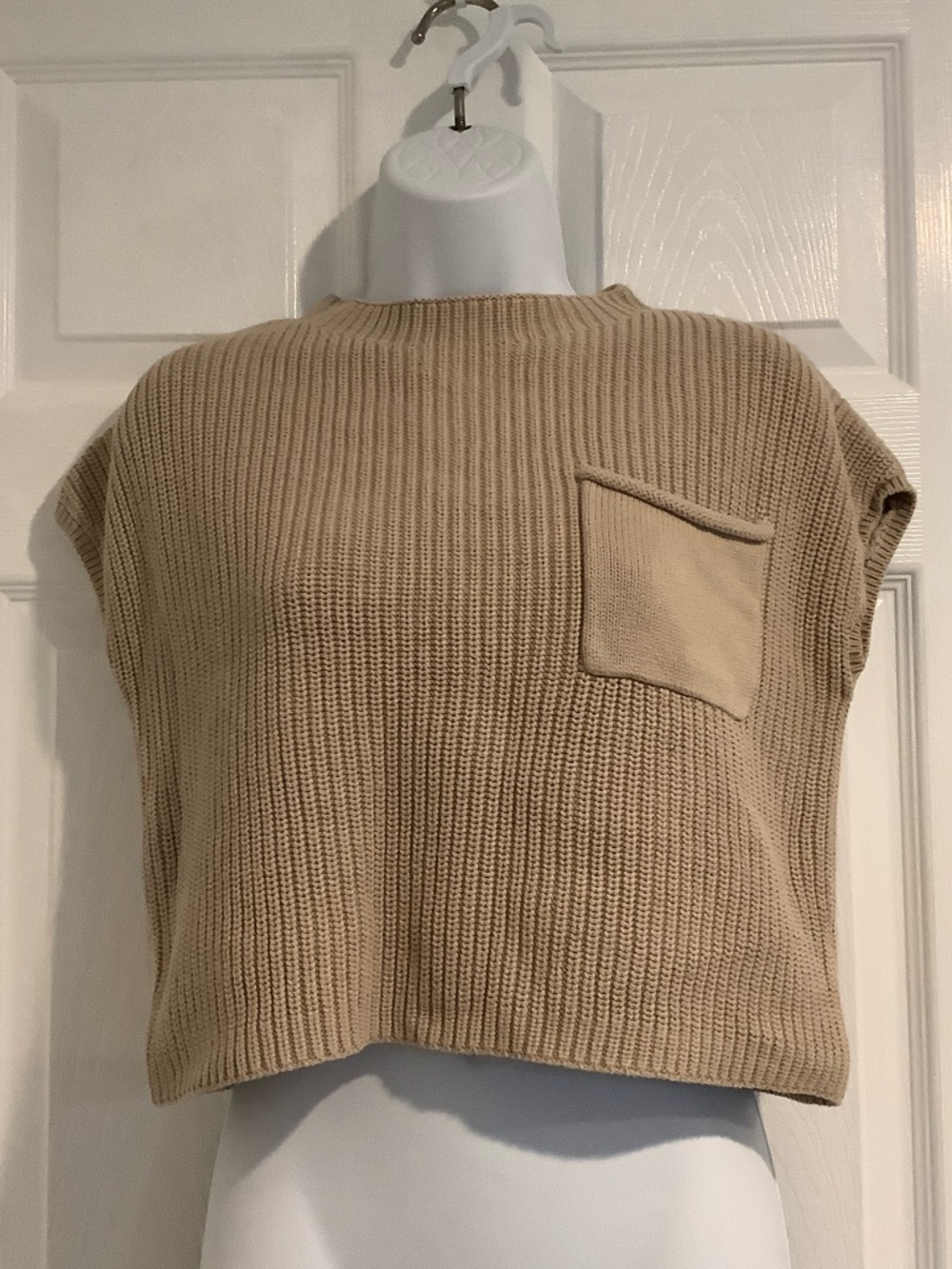 EFAN Women’s Tan Neutral Capsule Minimalist Coastal Fall Sleeveless Sweater S